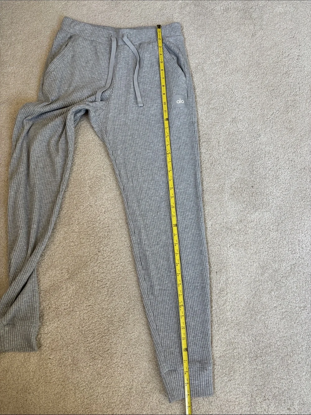 Alo Yoga Muse Sweatpants Ribbed Knit Jogger Pants Heather Gray Women’s Medium